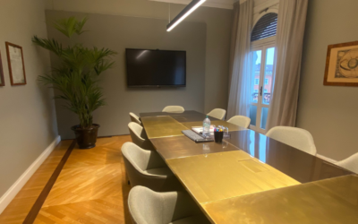 Studio Legale Savoldi Valtorta: allestimento della sala riunioni e protezione della rete
